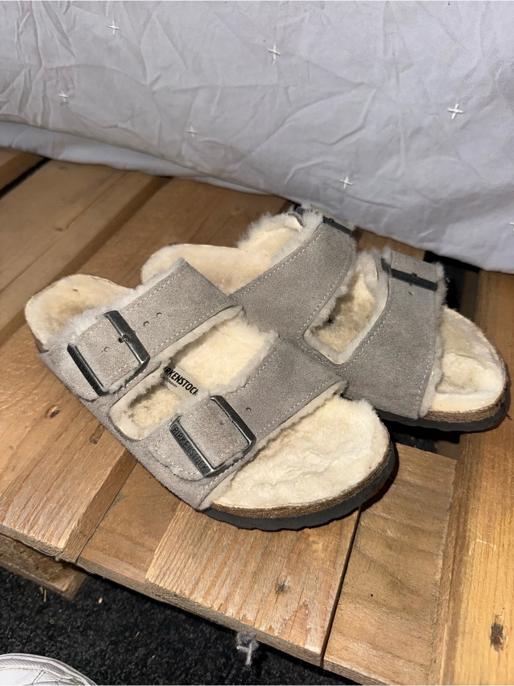 Birkenstock Kids Shearling Slide Sandals in Light Gray
